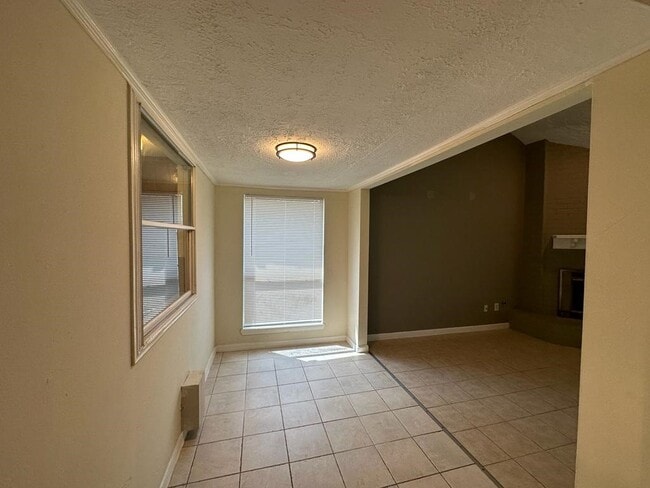 Photo - 239 Kings Way