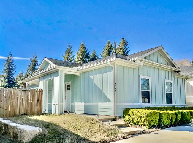 Building Photo - 2909 S Scullin Ave Rental