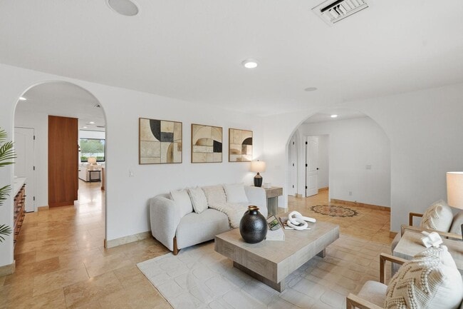 Building Photo - 6302 E Cochise Rd