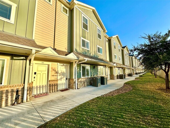 Building Photo - 21155 Gosling Rd Unit 6C