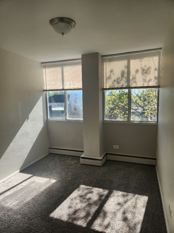 Photo - 3575 N Oakland Ave Unidad 402