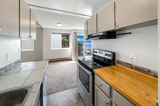 Photo - 733 Lake St S Unit 305