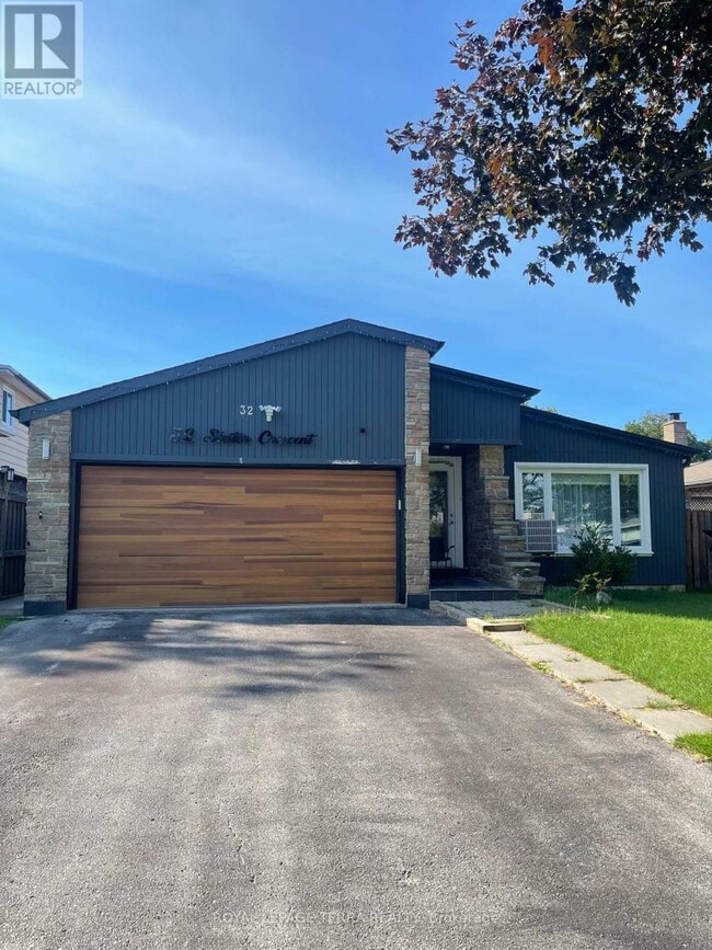 Photo - 32 Slater Crescent