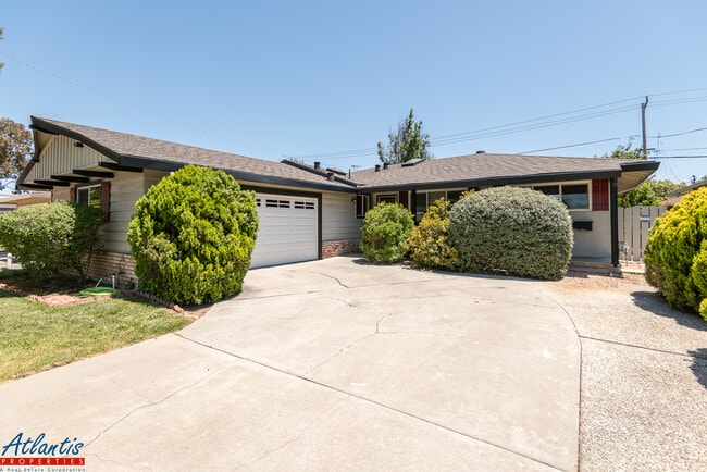Building Photo - 1626 Quail Ave