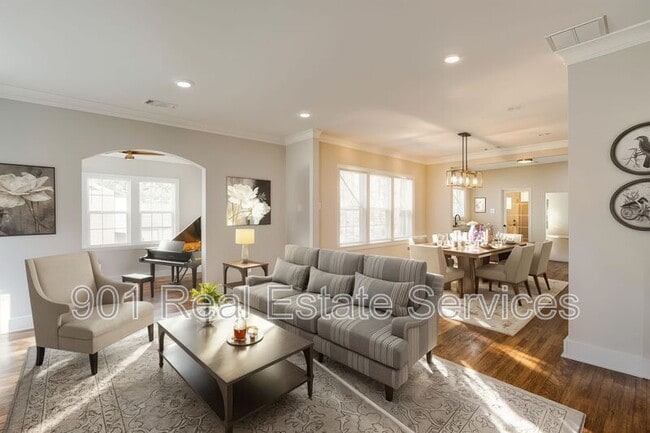 Photo - 2115 Hallwood Dr