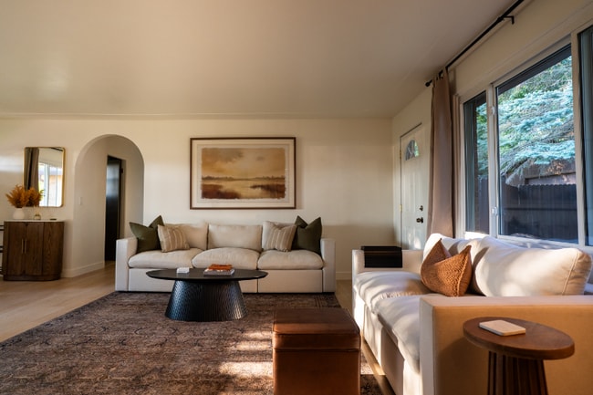 Building Photo - 2218 Jefferson Ave