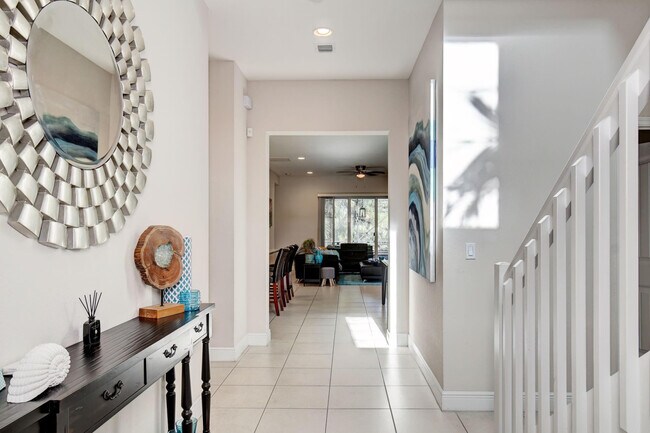 Photo - 495 NE Abaca Way