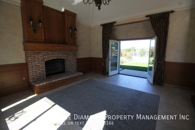 Photo - 3008 Azahar St