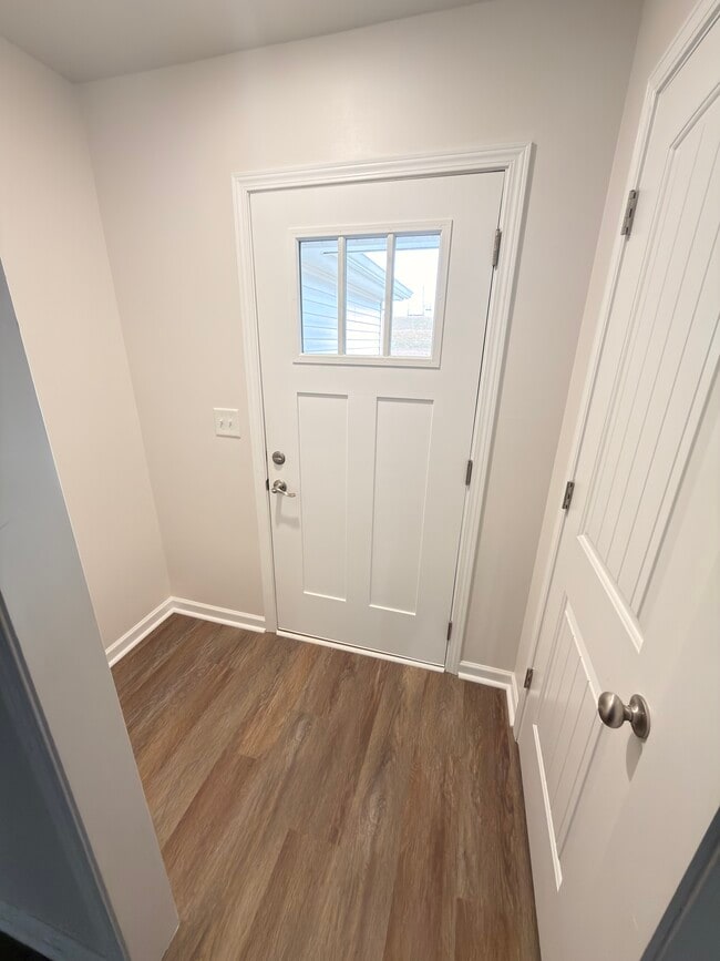 Photo - 106 Cloverdale Ln