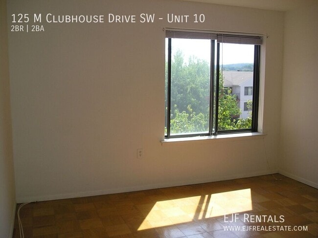 Photo - 125 Clubhouse Dr SW Unit 10