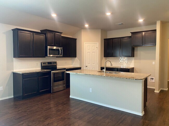 Photo - 3 BEDROOM ACADEMY ISD
