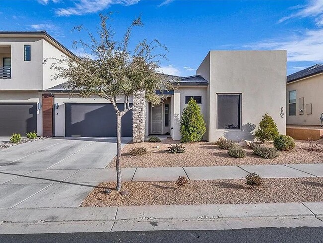 Building Photo - 3 Bedroom Home In 55+ Community!