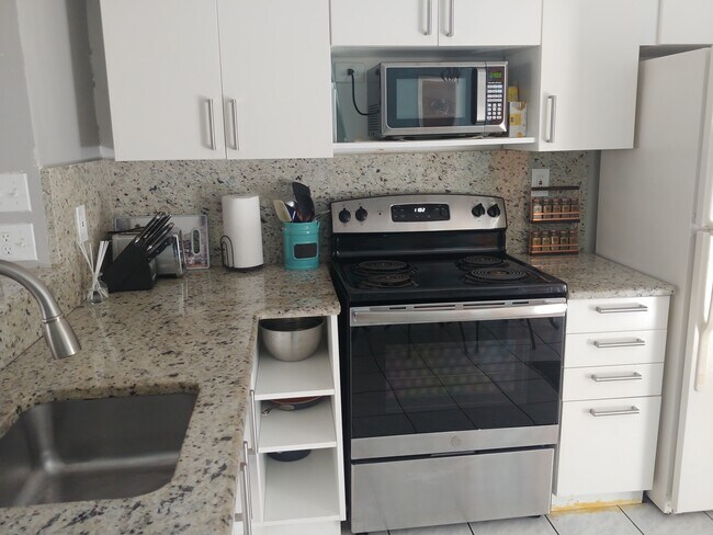 Photo - 120 NE 20th Ave Condo Unit #7