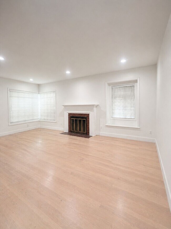 Photo - Adorable Home in Land Park Area of Sacramento