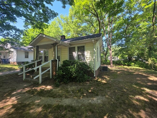 Building Photo - 4438 Stowe St