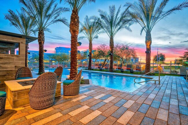 Photo - 555 N College Ave Unit ID1014360P