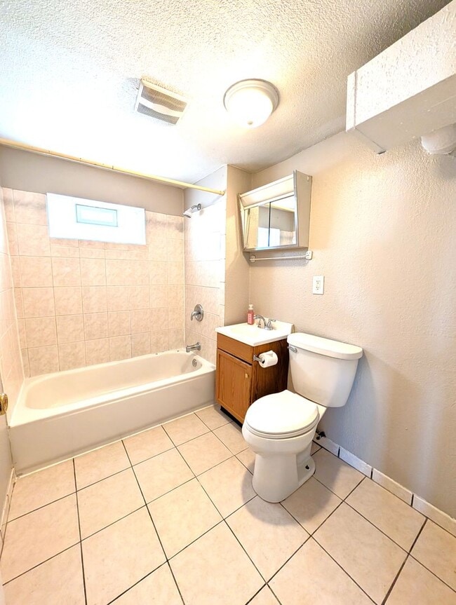 Photo - 3633 E Squire Ave Unit Lower