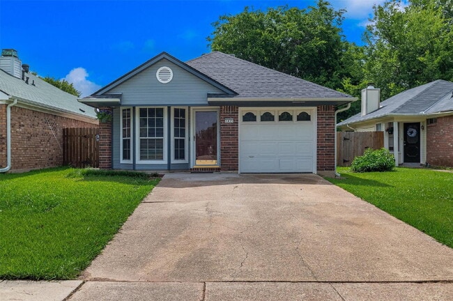 Building Photo - "Cozy Charm Awaits: 3-Bedroom Home with Fireplace in Bossier City!"