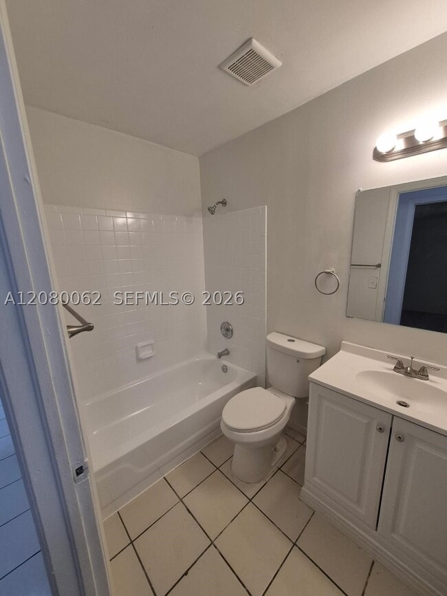 Photo - 874 SW 9th St