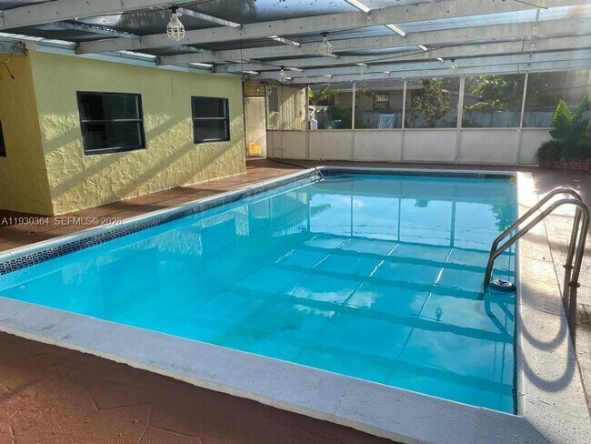 Photo - 1121 NE 199th St