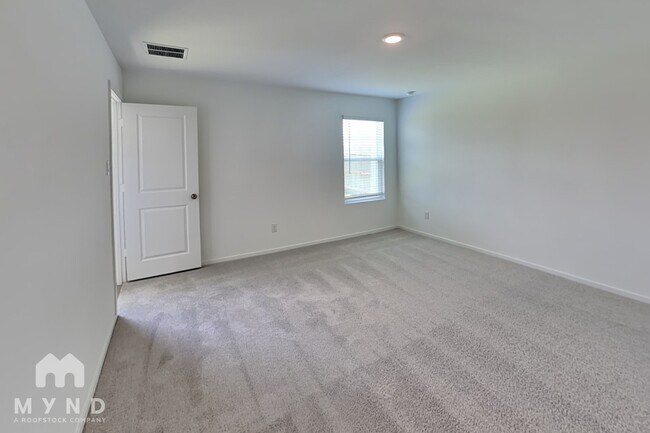Photo - 922 Lago Laceno Ln