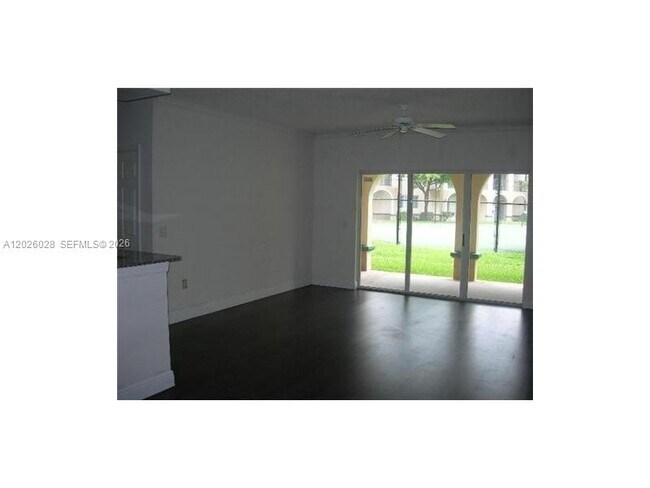 Photo - 2564 Centergate Dr Unidad 106