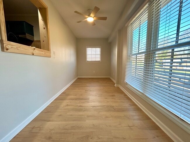 Photo - 900 Stanfield Dr