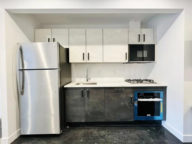 Photo - Furnished room/NOT APARTMENT Unit 2