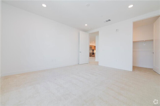 Building Photo - 1406 Rivington Rental
