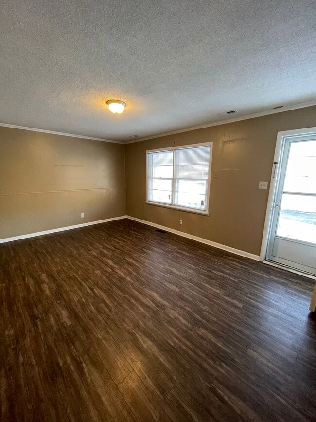 Building Photo - 155 Brown Acres Rd Unit B