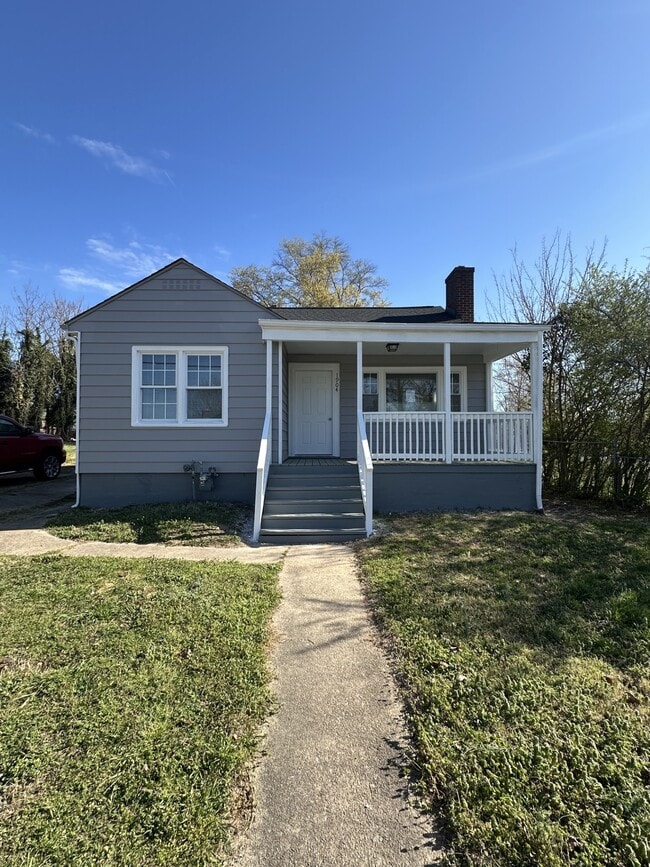 Building Photo - 1904 N Main St