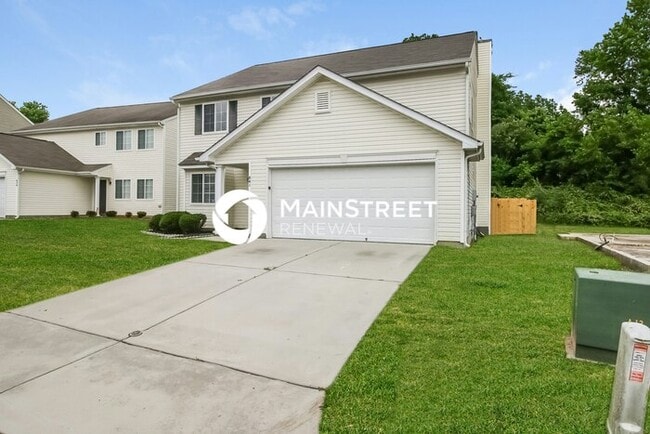 Photo - 4 Bedroom Pet-Friendly Home in Greensboro, NC with Main Street Renewal