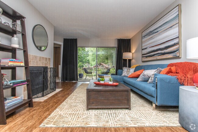2BR, 2BA - 1000SF
