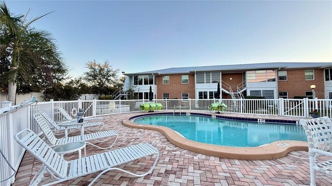 Photo - 22333 Edgewater Dr Unit B4