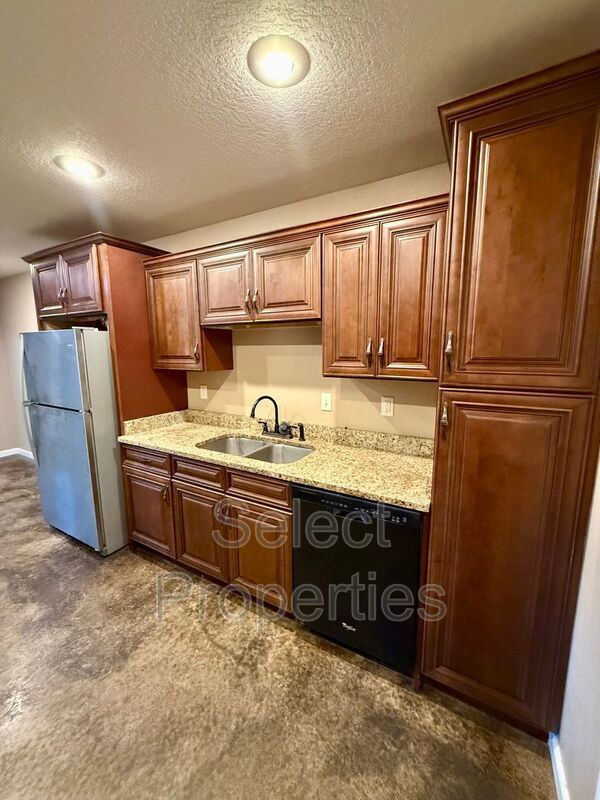 Photo - 206 S Bernis St