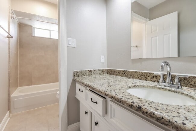 Building Photo - 20003 Atasca Villas Dr