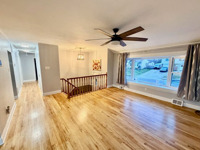 Photo - 256 S Dillwyn Rd