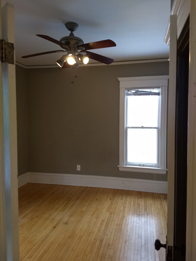 Photo - 1411 Girard Ave N Apartments Unit #2