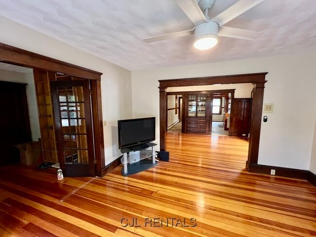 Building Photo - 40 Copley St Rental