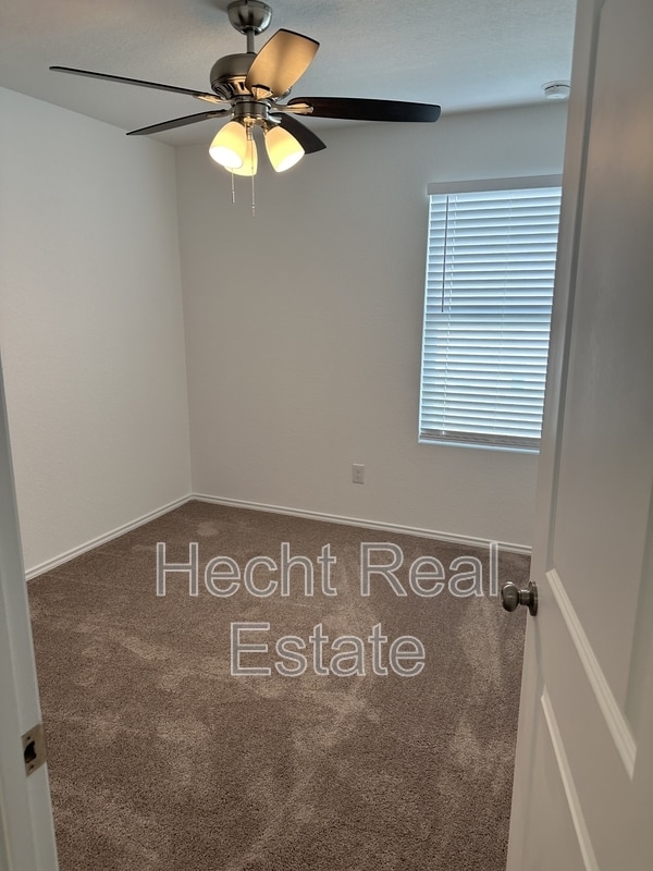 Photo - 240 Ottowa Way