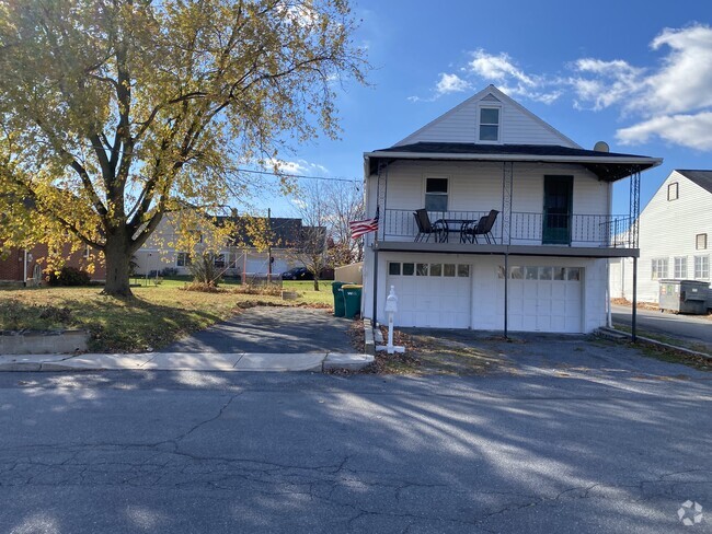 Building Photo - 1713 E Caracas Ave Rental