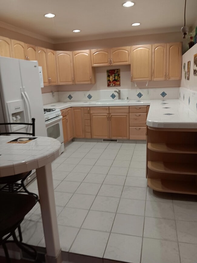 Photo - 821 Vics Rd