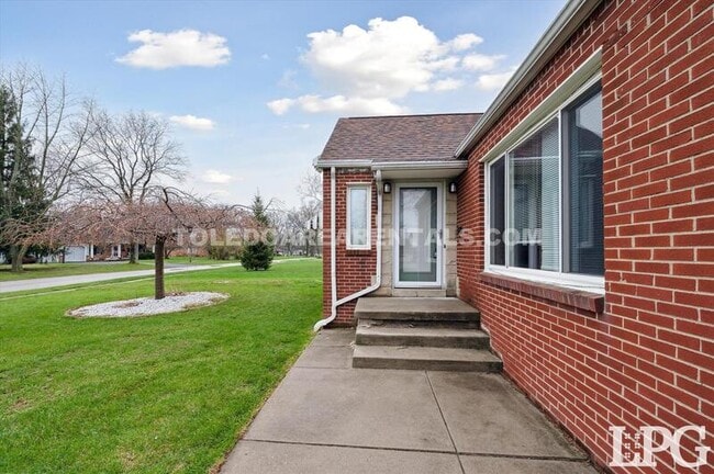 Photo - 391 Perry Dr
