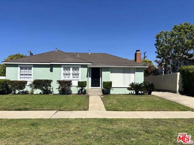 Building Photo - 8112 Loyola Blvd Rental