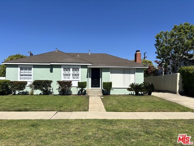 Building Photo - 8112 Loyola Blvd Rental