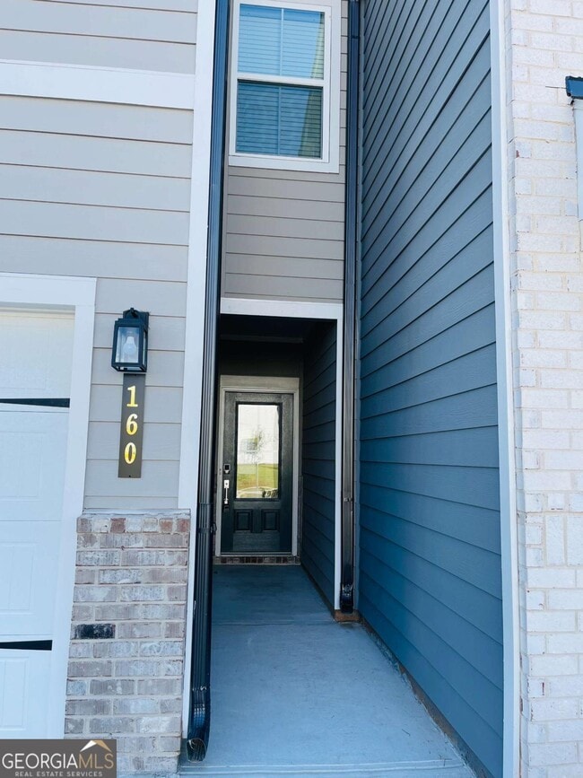 Photo - 160 Founders Dr