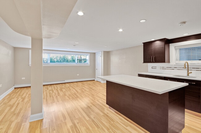 Photo - 4120 N Harding Unit G