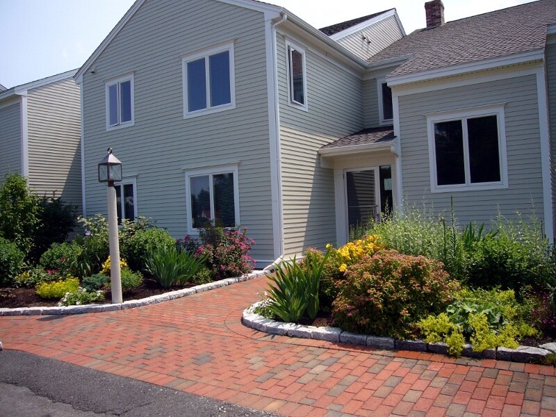 Building Photo - 28 Pine Brook Dr