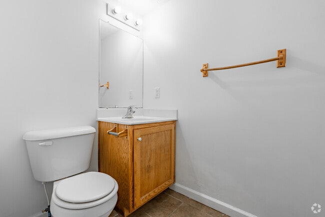 2BR, 1.5BA - 850SF - Half Bathroom