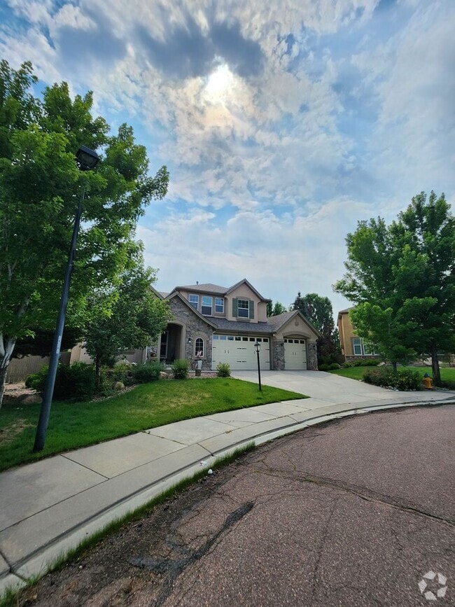 Building Photo - Beautiful Home in Pine Creek